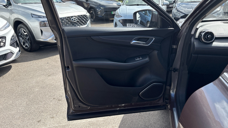 MG HS 1.5 T-GDI SE 5dr DCT Petrol Hatchback